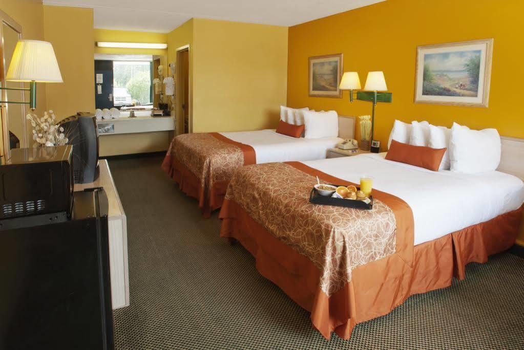 Travelodge By Wyndham Savannah Area/Richmond Hill Cameră foto